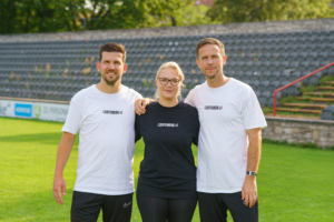Nils Kohlschmidt und Rudy Raab freuen sich, dass Kim Schiffner wieder als Physiotherapeutin für Lichtenberg 47 tätig ist.
